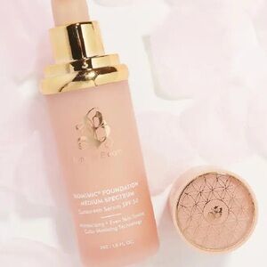 Bloom Biomimic Foundation SPF 50 - medium